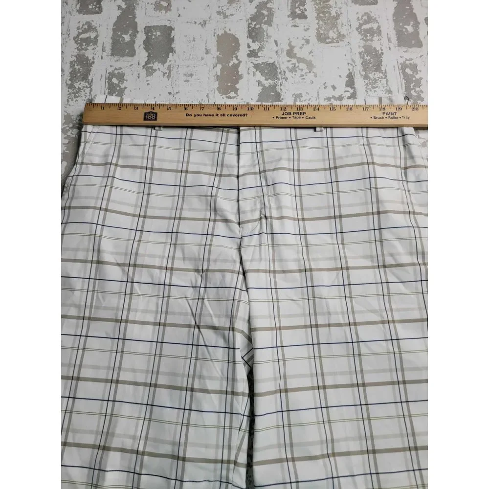 3436‎ Nike Golf Dri-Fit White Plaid Shorts Men's 38